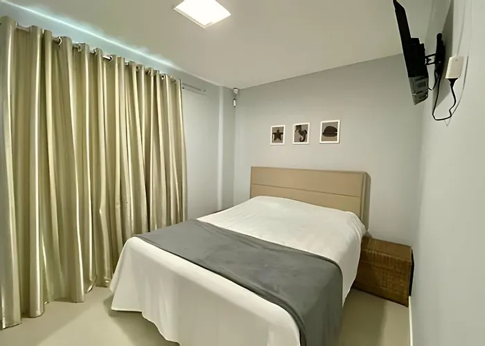 Residencial Saul Bertemes - Apto 2 Dormitórios Praia de Bombas Bombinhas